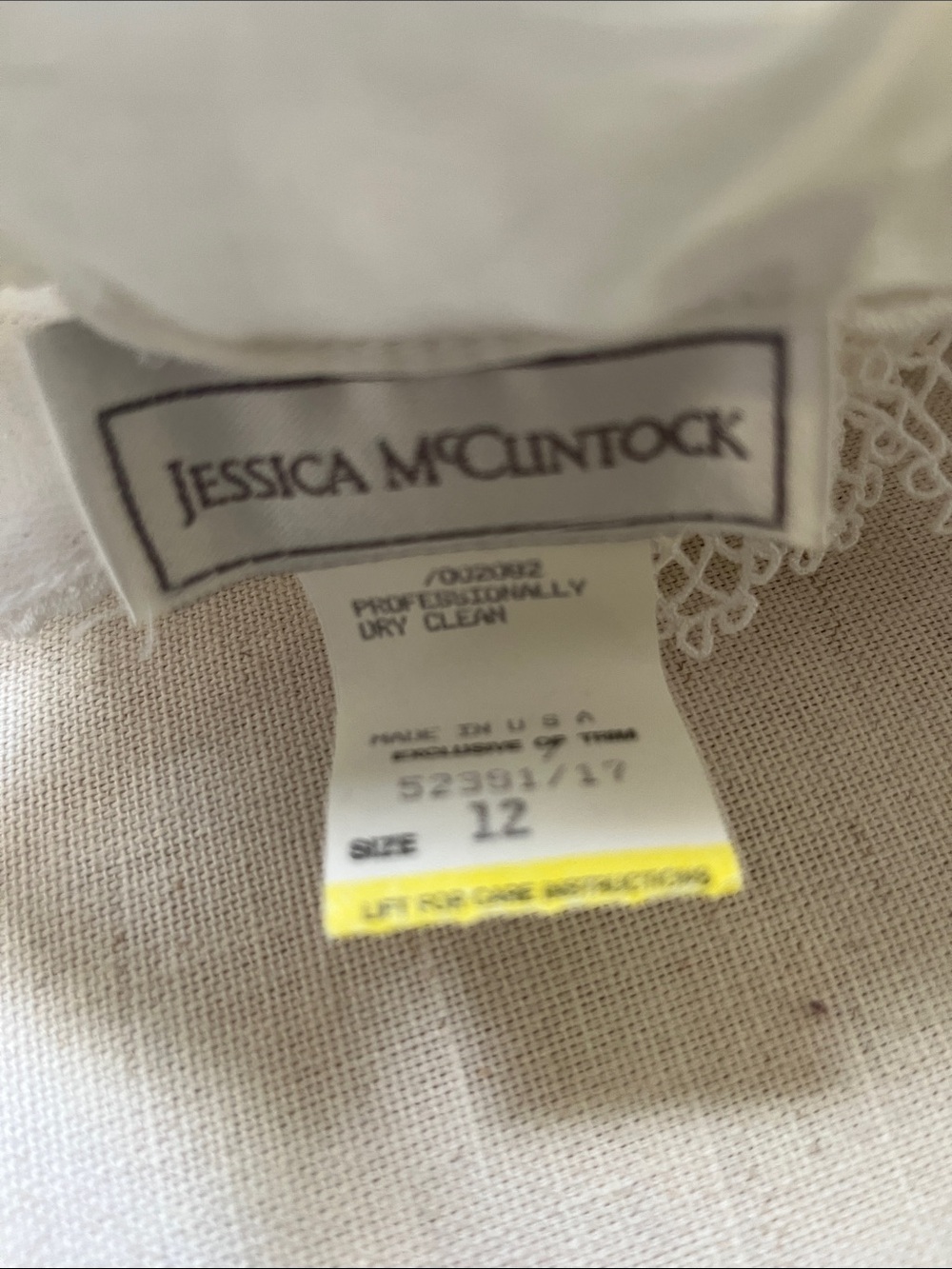 Vintage Jessica McClintock White Lace High-Neck Dress - Picture 9 of 11